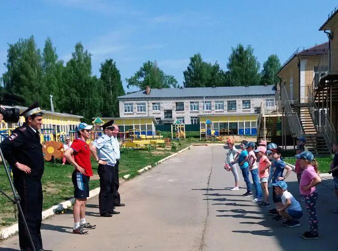 Погода в урене сегодня. Детский сад Парус г.Урень Нижегородской области. МБДОУ Радуга Урень. Сайт детского сада Радуга Урень. Садик факел город Урень.