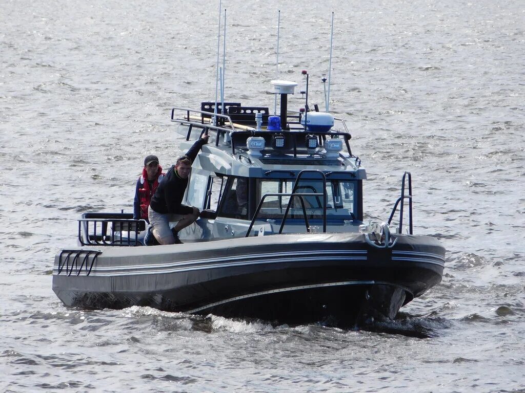 Катер групп. Рыбинская верфь катера. Катер групп. Рибмастер 720 патруль. Grizzly pro 660 ht.