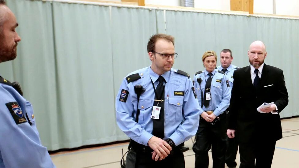 Где сидит брейвик. Андерс беринг брейвик камера.