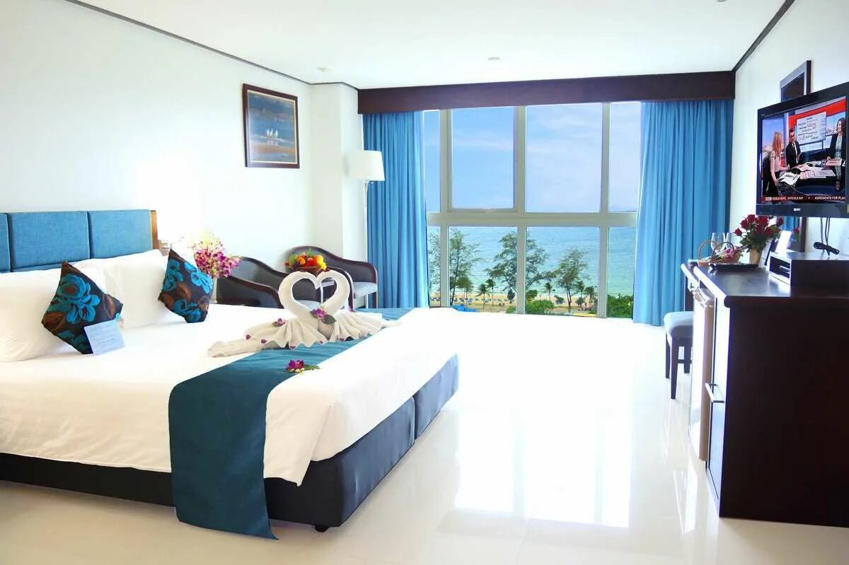 Andaman beach suites. Андаман Бич Патонг. Andaman Beach Suites 4*. Andaman Beach Suites 4*, Таиланд, Патонг. Андаман отель Пхукет букинга.