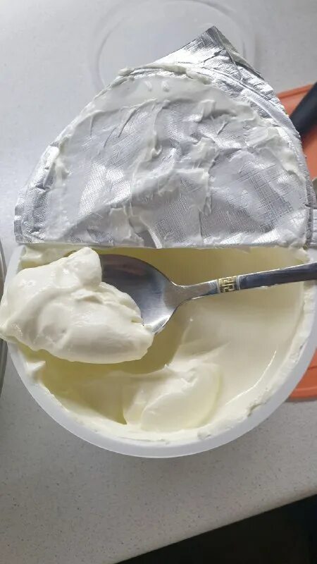 сметана домашняя густая. простокваша-самоквас. консистенция жидкого теста. испортилась сметана. густая сметана.