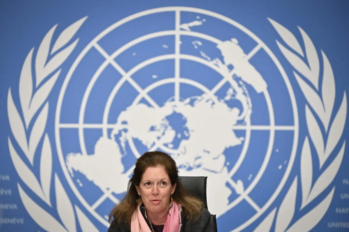 Практика оон. Энн геген Франция ООН. ООН женщины. Девушка в ООН. Флаг ООН женщины.
