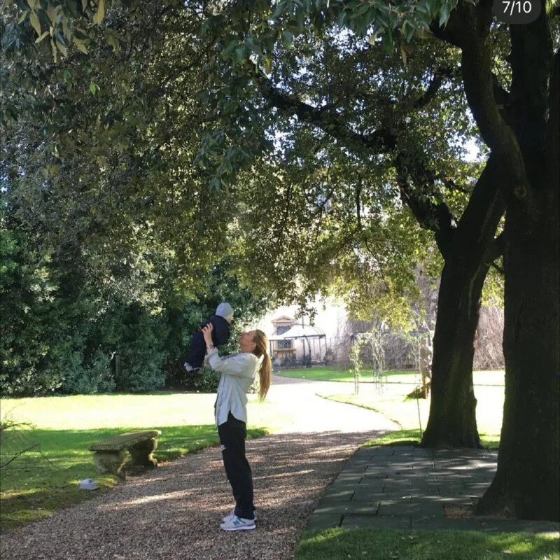 Надин стрелец возраст. Стоцн и валя. Картина маслом стрелец. Надежда стрелец молодец. Знаки зодиака знаменитостей.