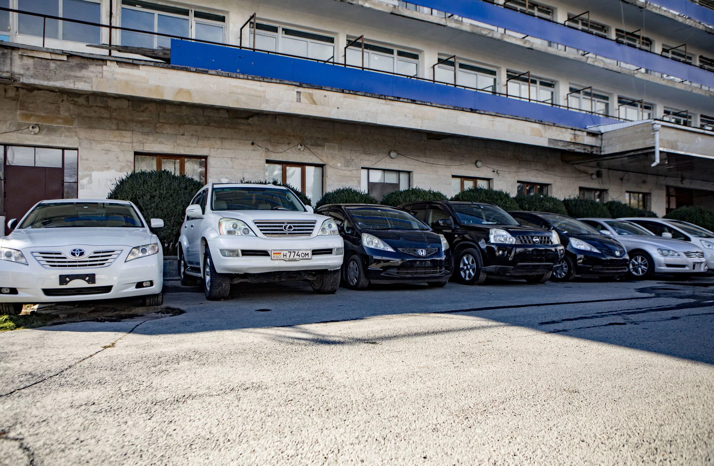 Авито цхинвал авто с пробегом. Авторынок цхинвал южная осетия. авторынок цхинвал. машины россии. южно осетинские машины.