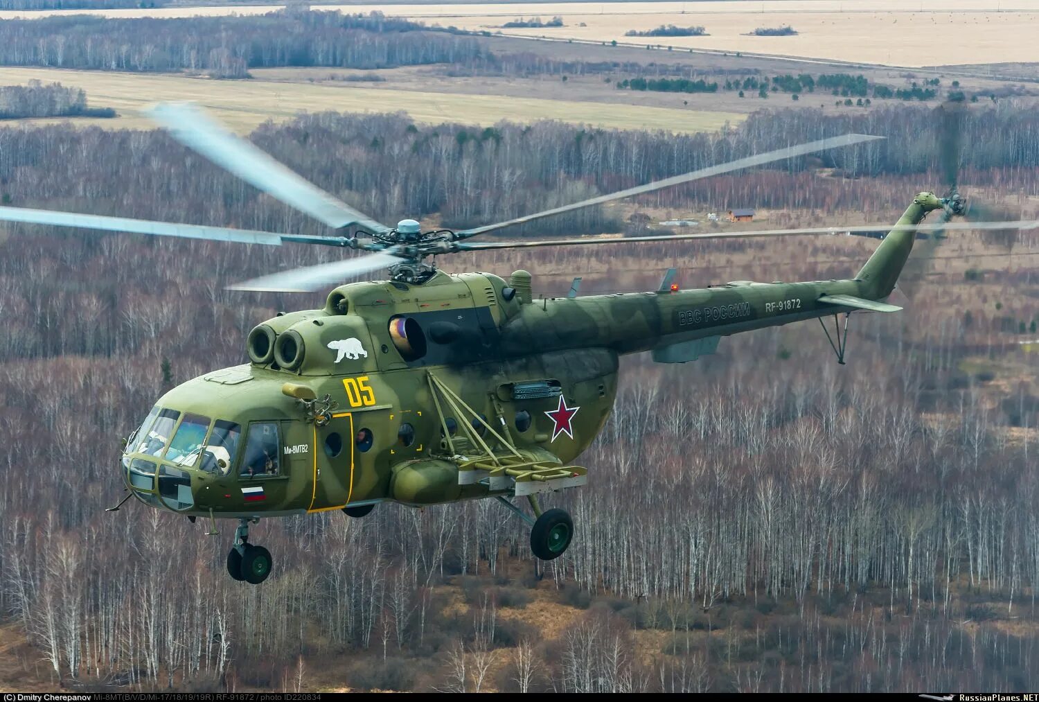 Ми-8 вертолёт. Вертолет ми-8мт. Боевой вертолёт ми-8. Военный вертолет ми 8 МТ.