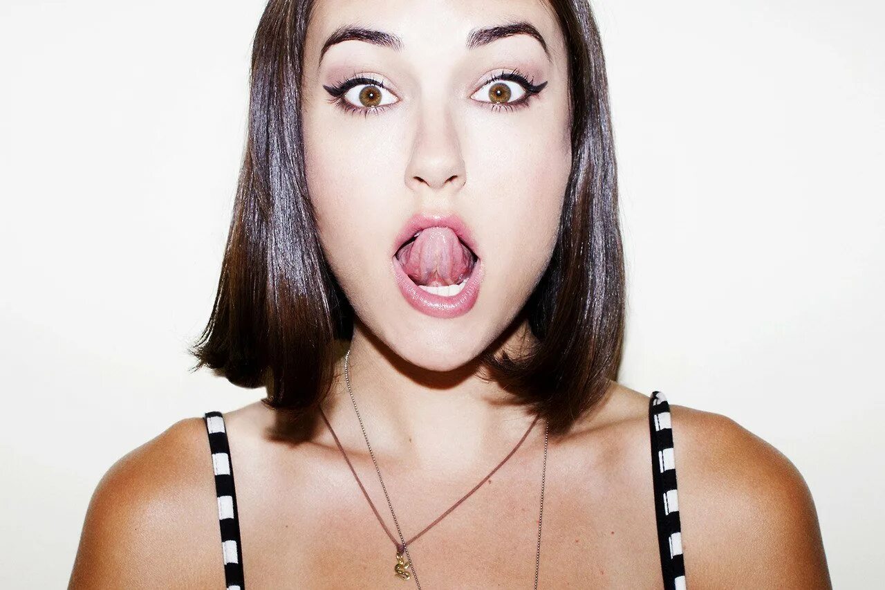 Only mouth. Саша грей с высунутым языком. Sasha Grey язык. Саша грей облизывается.