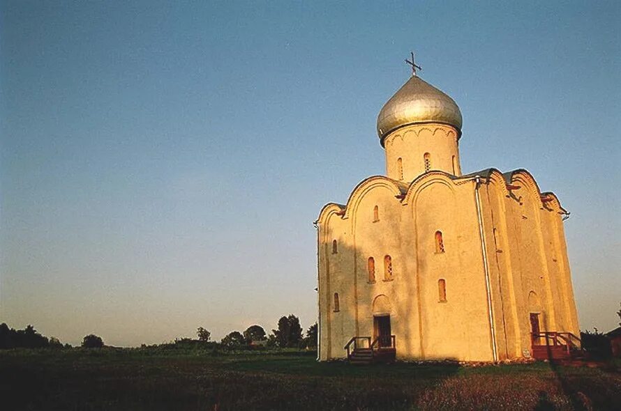 Храм спаса на нередице. Храм Спаса на Нередице в Новгороде. Храм Спаса Преображения на Нередице. Церковь Спаса Преображения на Нередице в Великом Новгороде. Церковь Спаса-Нередицы под Новгородом 1198.