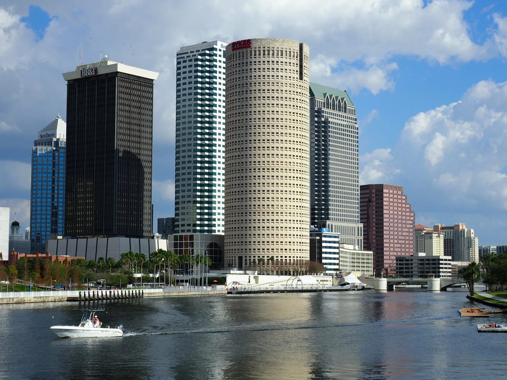 Tampa Riverwalk Тампа. Тампа Флорида достопримечательности. Город Тампа штат Флорида. Тампа США достопримечательности. Тампа штат флорида