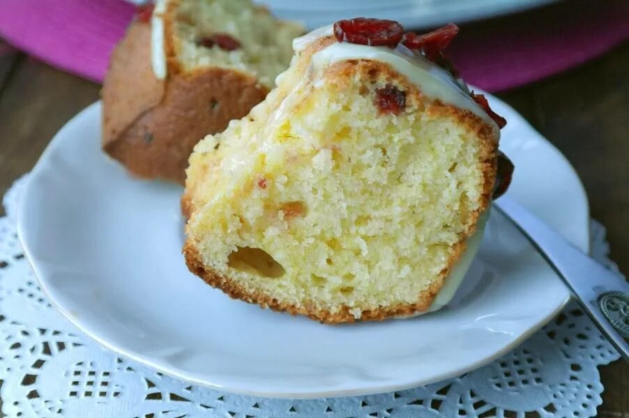 Микроволновке рецепты быстро и вкусно. Кекс с изюмом в микроволновке. сладкий пирог в микроволновке. лёгкий пирог в микроволновке. кексы и пироги в микроволновке.