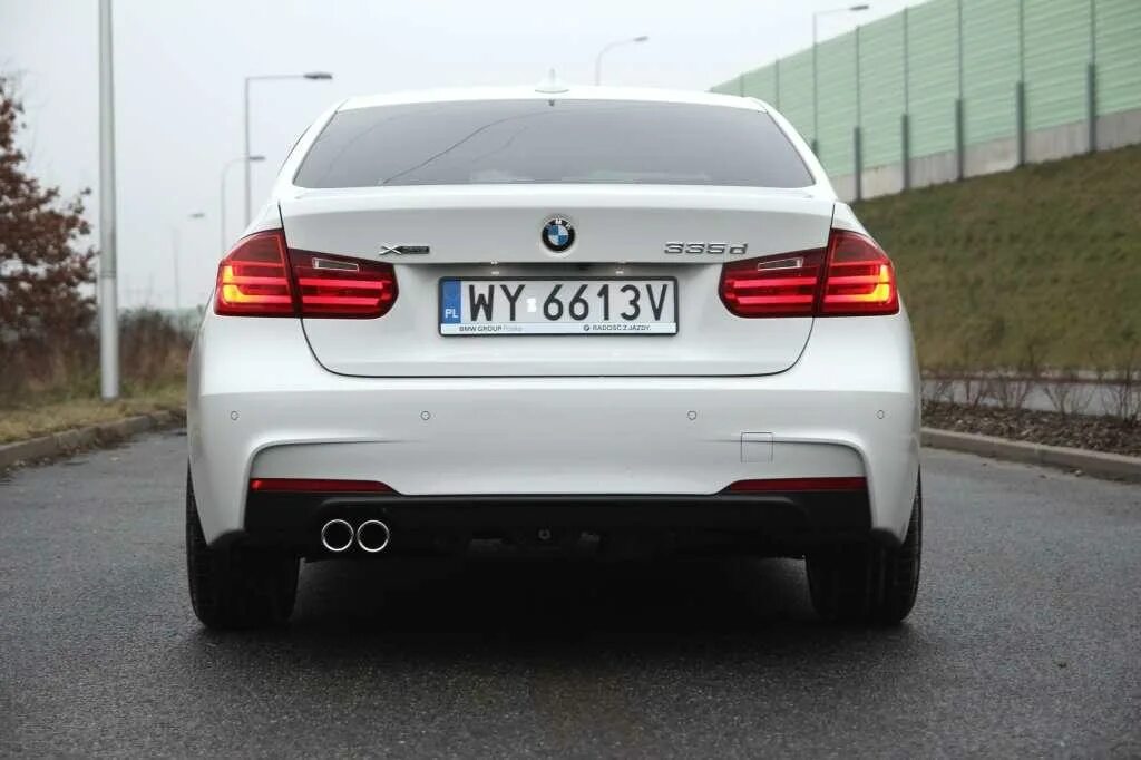 Текущий зад. Bmw 335d xdrive f30. bmw 320i f30 зад.
