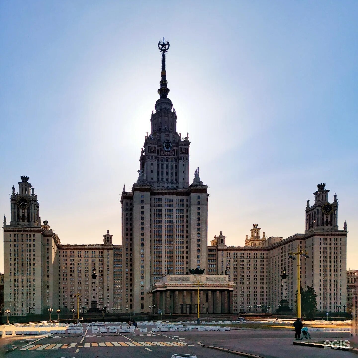 Адрес мгу им ломоносова. Московский государственный университет имени м.в.Ломоносова，МГУ. МГУ Ломоносова Москва. Институт Ломоносова в Москве. Главное здание МГУ имени м.в. Ломоносова.