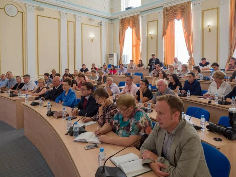 Сайт брянск сегодня. Богомаз совещание. Заседание с Богомазом. Городской Телеканал Брянск.