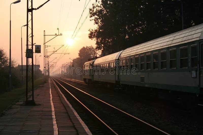 Прощай поезда текст. Прощай со всех вокзалов поезда. Прощай сов сех вокзаоов поезда. Прощай со всех вокзалов поезда Лещенко. Прощай со всех вокзалов поезда Мем.