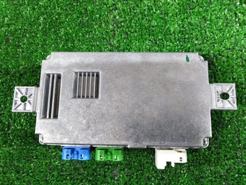 Блок камеры мерседес 166sрасположение. Секторный блок управления. Блок управления круговым обзором. Блок управления кругового обзора gle w166. Блок управления круговым обзором.