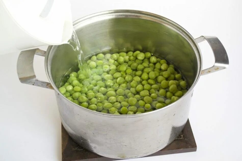 Зеленый чай в заварнике. Бланшировать. Вареный горошек. Матча. Зеленый горошек заморозка.