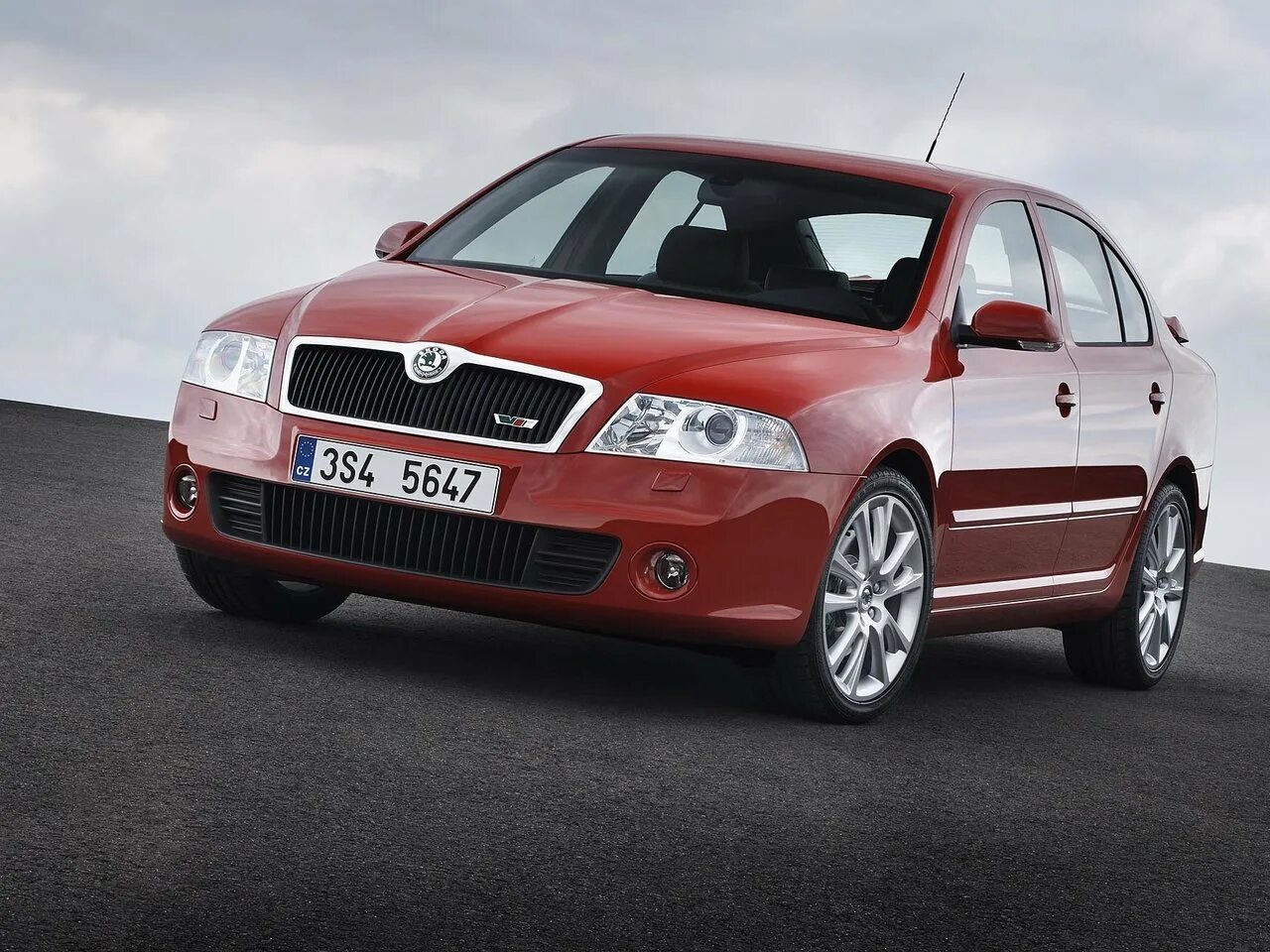 Виды шкоды октавии. Skoda Octavia RS 2004. Skoda Octavia RS 2008. Шкода Octavia RS 2005. Шкода Октавия 2006 хэтчбек.