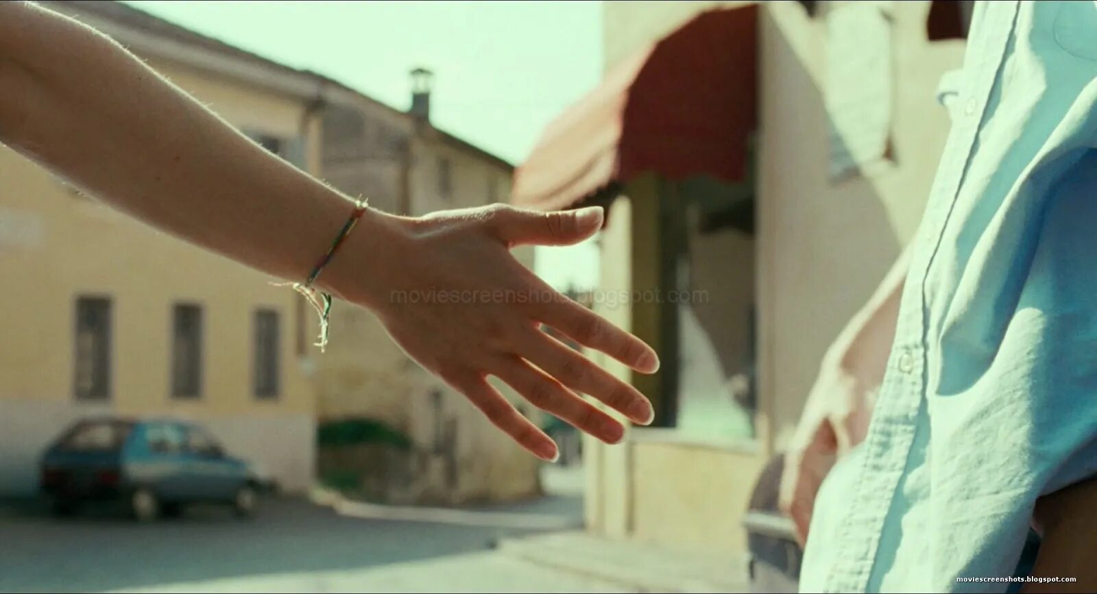 Песня i call your name. Call me by your name screenshots. назови меня своим именем фильм 2017 концовка. чувства фильм 2017. браслеты элио из назови меня своим именем.