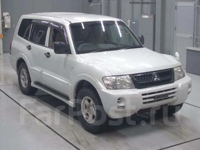 Mitsubishi Pajero 2005 белая. Mitsubishi Pajero 2005. Mitsubishi Pajero 2005 механика салон. Паджеро на механике купить