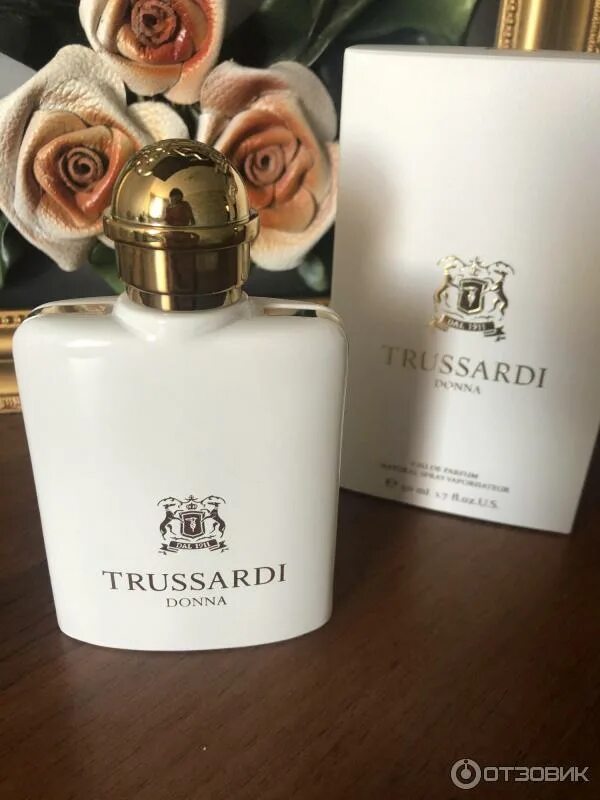 Духи труссарди женские винтаж. Trussardi donna 100 мл. Труссарди белый флакон. Труссарди духи женские 100 мл. Trussardi donna edp 100 ml.
