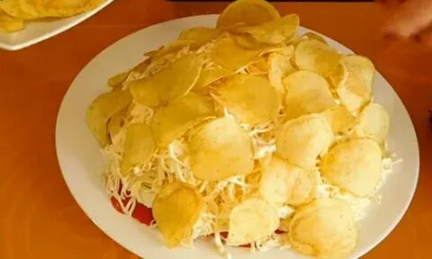 Салат из чипсов в пачке