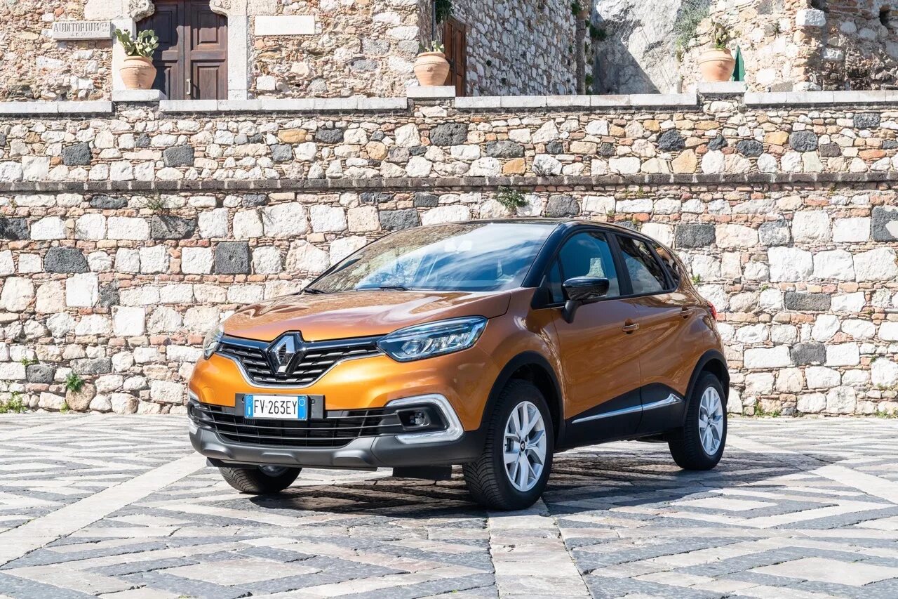 Renault kaptur купить. Рено Каптур 2022. Рено Каптур 2019. Рено Captur 2019. Рено Каптур 2023.