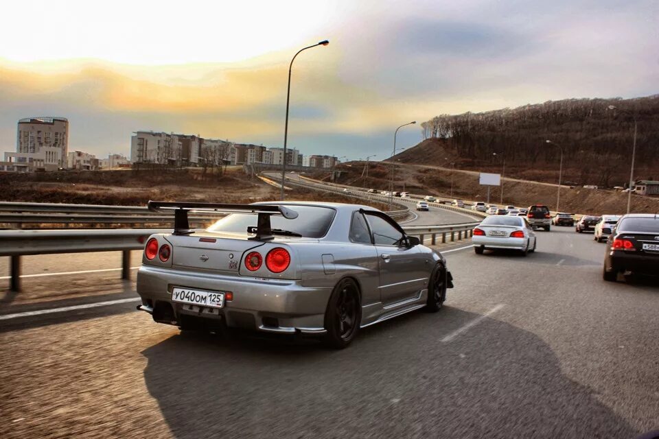 Nissan Skyline Владивосток. Nissan GTR r34 и Toyota Mark 2. Без машины во владивостоке