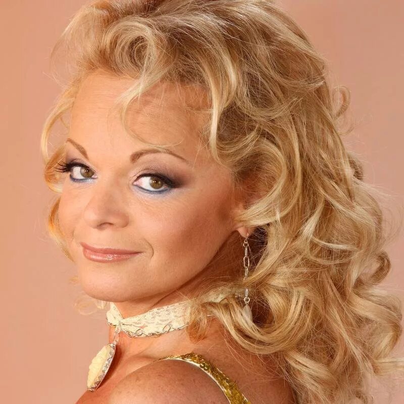 ирина аллегрова. аллегрова сейчас 2022. аллегрова 2022. аллегрова сейчас 2020. женщины эстрады.