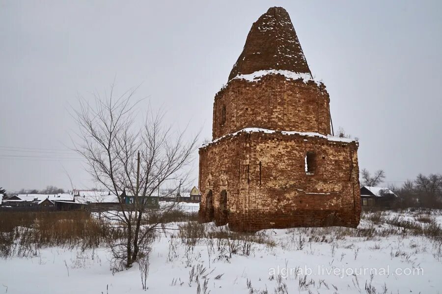 Погода в канадей ульяновской области николаевском. Канадейская башня Ульяновская область. Сторожевая башня Канадейская. Деревня Канадей Ульяновская. Руины башни в с Канадей.