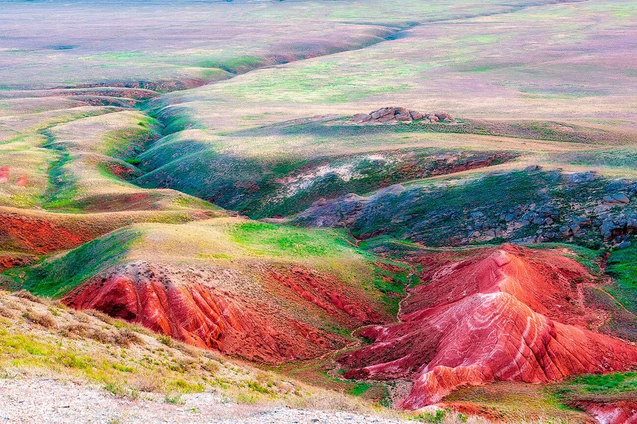 Большой заповедник земли. Гора Биг Богдо, Астраханская область. Гора большое Богдо в Астраханской. Богдинско-Баскунчакский заповедник. Баскунчак гора Богдо.