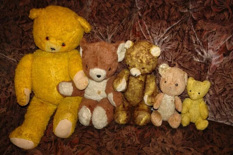 Сочинение моя любимая игрушка медвежонок. Плюшевые игрушки. Плюшевые мишки в живописи. Сохранилась ли у вас любимая игрушка. Детские мягкие игрушки.