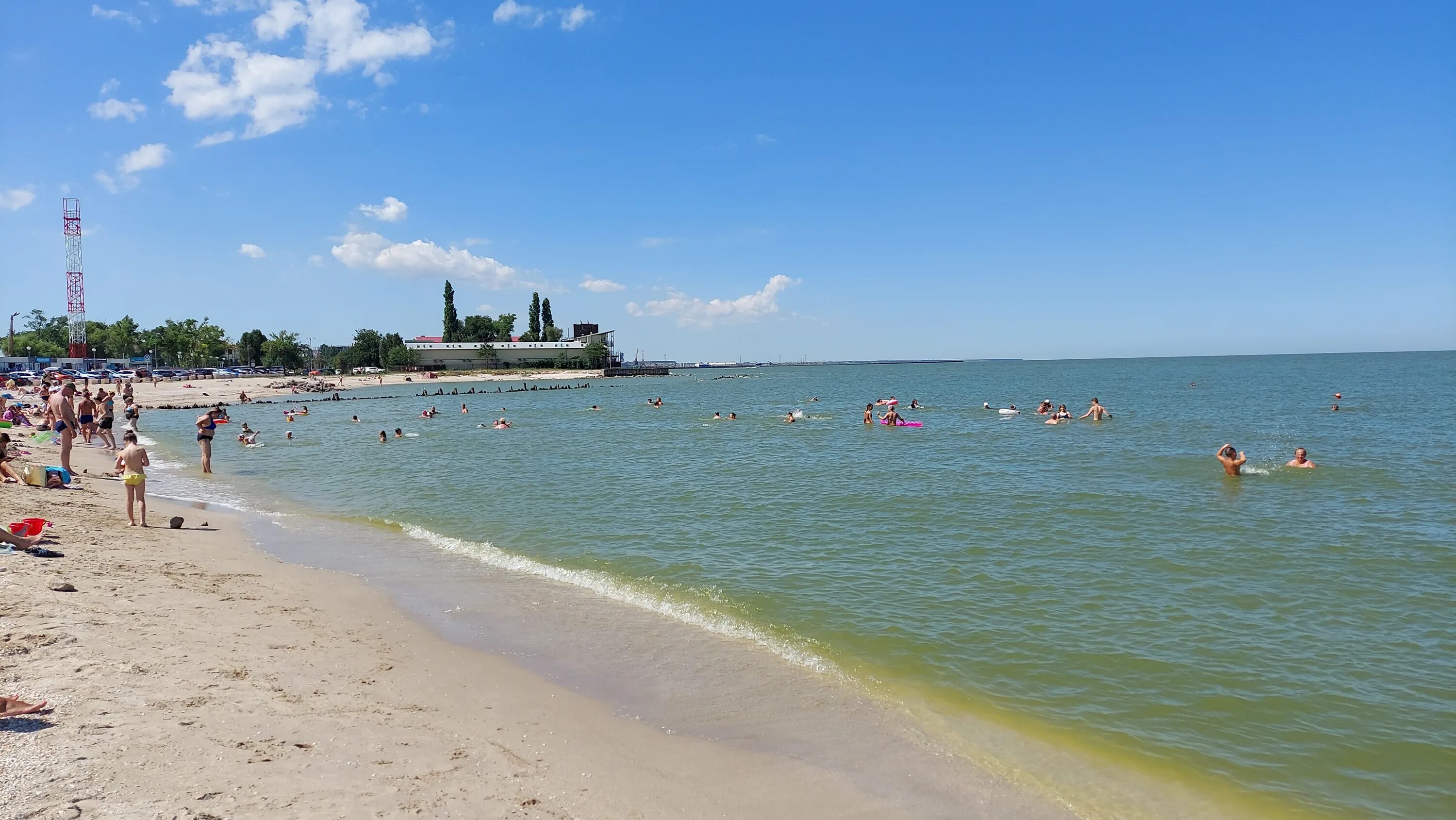 Ейск азовское море центральный пляж. Пляжи ейска глубина. Ейск азовское море центральный пляж. Берег каменка ейск. Ейск каменка.