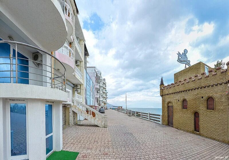 крым утес эллинги. продам утес. афродита утес крым. продам утес. алушта фото города.