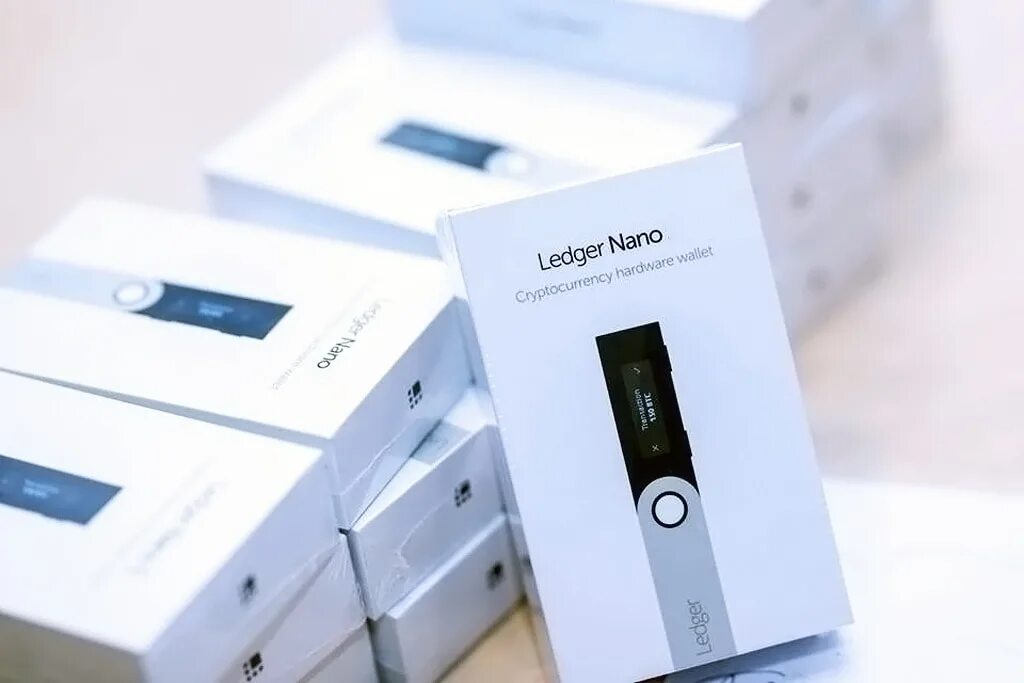 Ledger Nano s. Аппаратный криптокошелек Ledger Nano s. Леджер кошелек для криптовалюты. Холодные кошельки Ledger Nano s. Купить ledger nano x