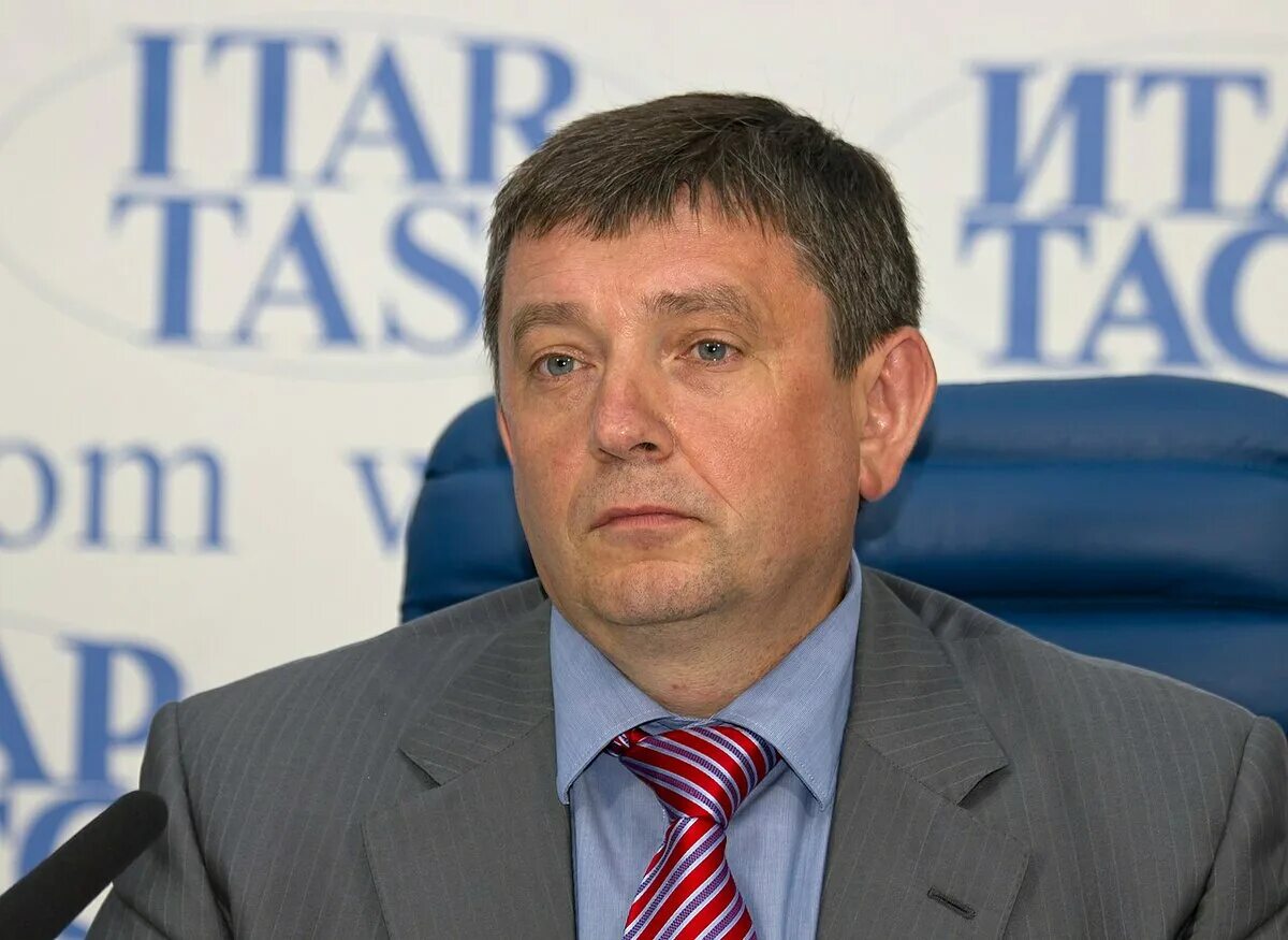 Ректор урфу. Виктор кокшаров урфу. Кокшаров виктор анатольевич. Ректор урфу екб. Кокшаров ректор урфу.