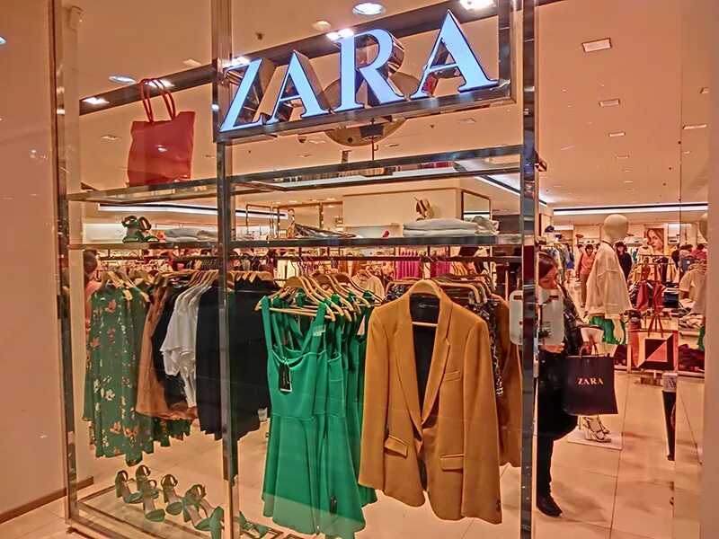 Сайт zara одежда. Зара магазин фото. zara магазин. zara одежда. zara магазин одежды.