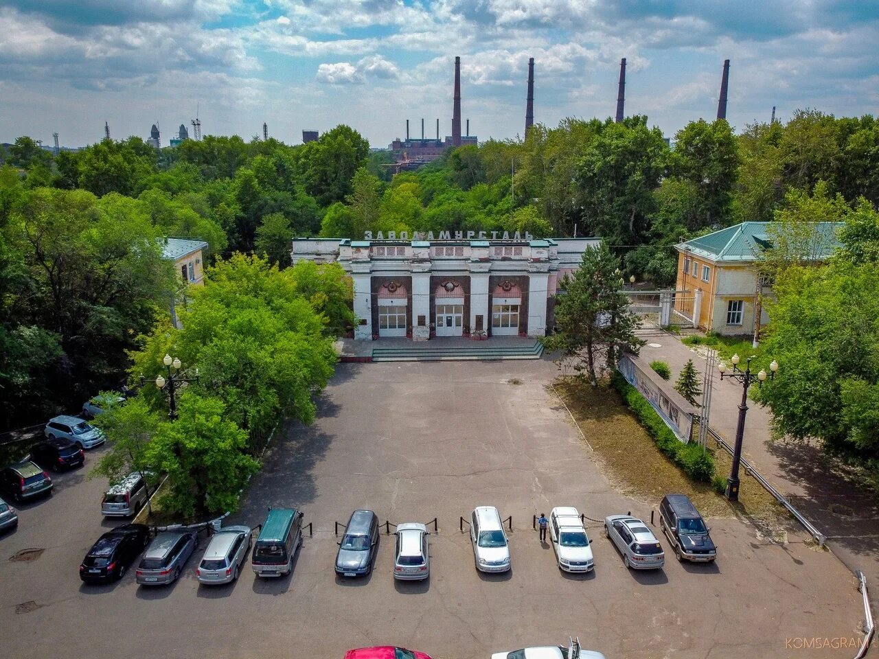 Кирова 31. Молодогвардейская 20 а комсомольск. Металлургический завод комсомольск на амуре. Автобусы комсомольска-на-амуре. Ленина 76 комсомольск-на-амуре.