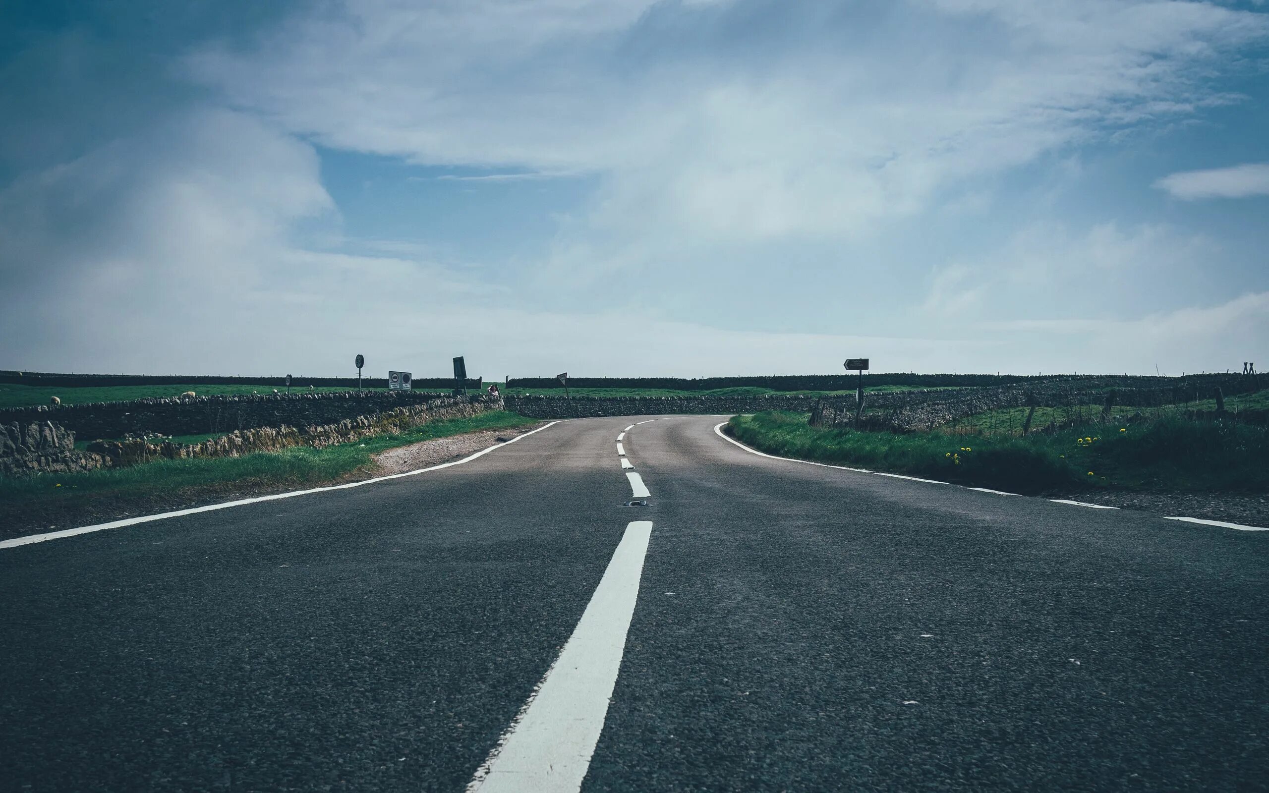 Distance can be. Дорога. Асфальт. Разметка на дороге. Асфальтированная дорога.