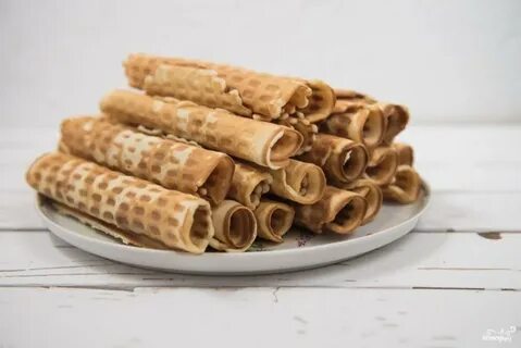 Вафли в вафельнице с вареной сгущенкой