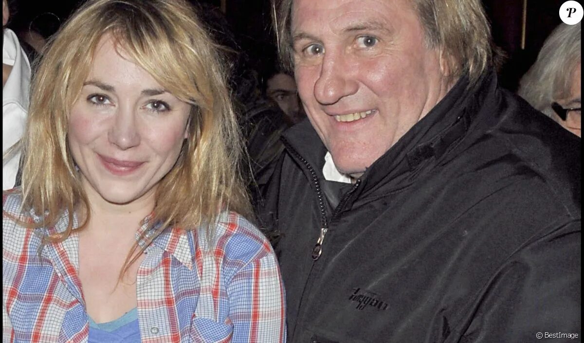 Дочь жерара депардье. Жюли депардье и жерар депардье. Жерар депардье с дочкой. Жюли депардье до пластики. Дочь депардье.