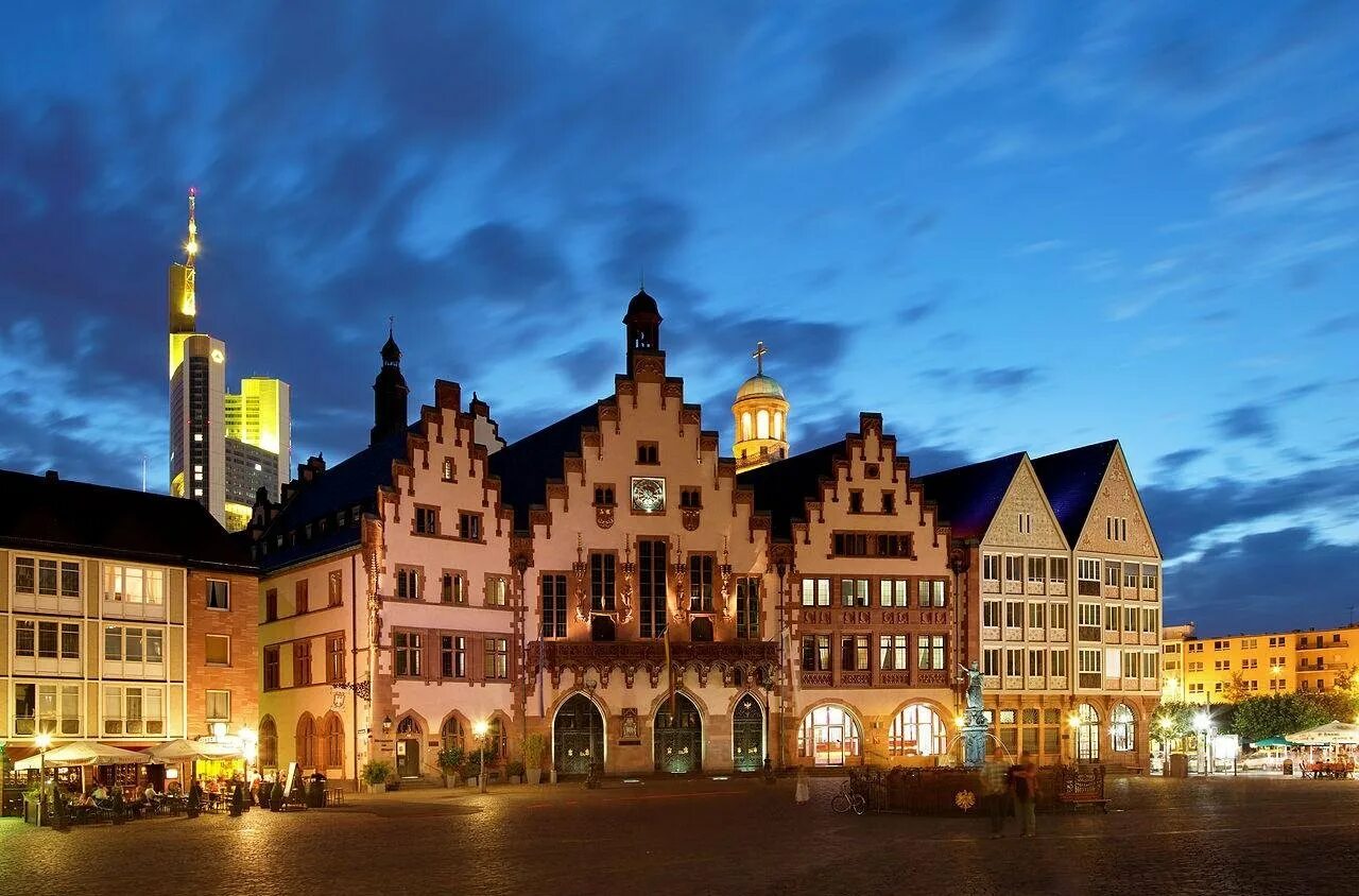 Йозеф хох франкфурт на майне. Германия гессен франкфурт-на-майне. Франкфурт достопримечательности. Символ города франкфурт на майне. Площадь рёмер франкфурт-на-майне.