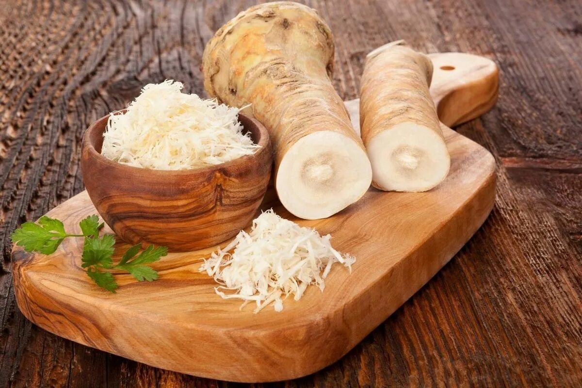 Хрен. Horseradish. Хрен растение. Хрен растение. Horseradish.