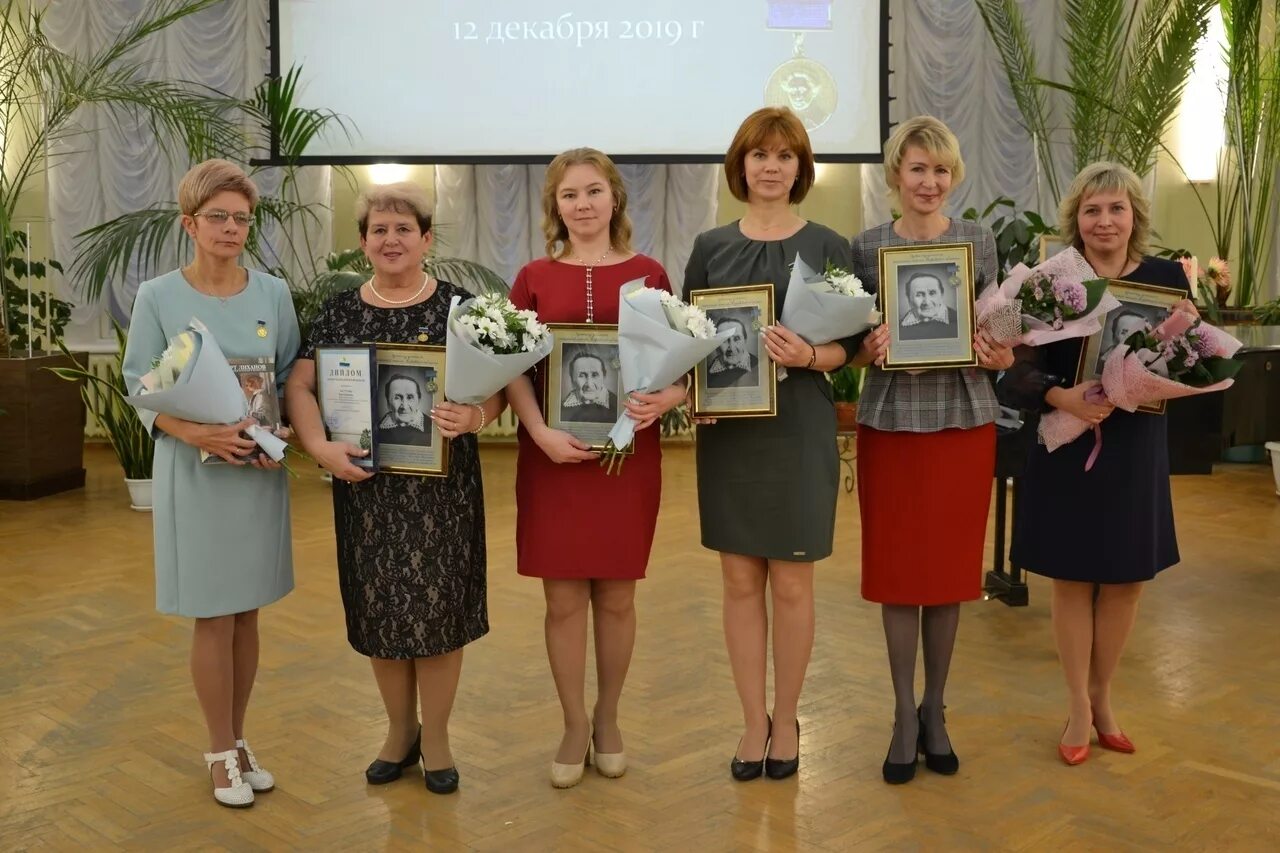 лицей 21 учителя. додонова татьяна альбертовна учитель начальных. вшивцева наталья аркадьевна. кирове. учитель года утланцева дина сергеевна.