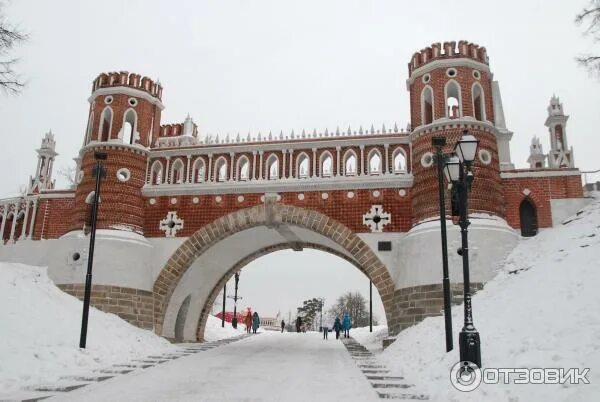 Царицыно горка. Горки в царицыно. ледяные горки царицыно. снежная горка в царицыно. царицыно музей-заповедник зимой.
