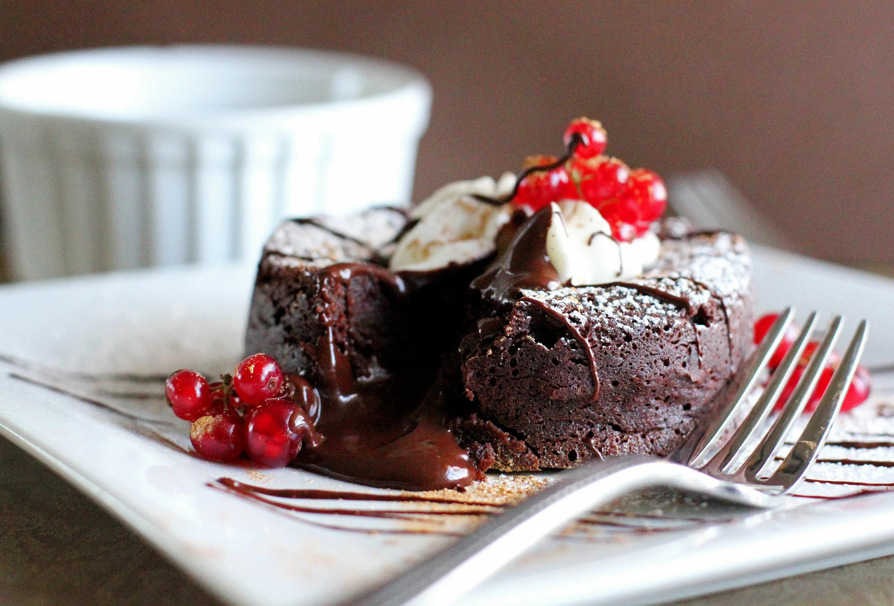 Choco Lava Cake. Шоколадный майонез. Aspberry Lava Cake. Chocolate Lava Cake with Vanilla Ice Cream and Raspberry Syrup. Directly above.. Dolce sweet