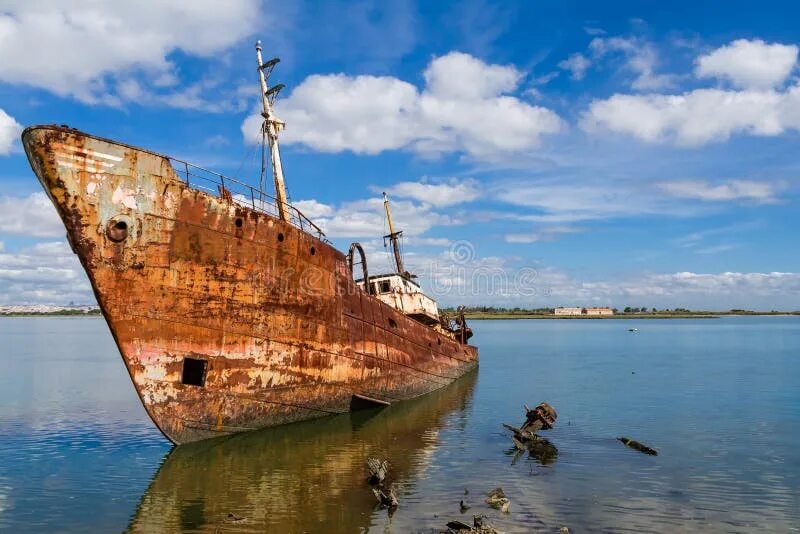 Заброшенные корабли фото. Подтесово старые корабли. Заброшенные деревянные корабли. Наш старый корабль. Заброшенные корабли.