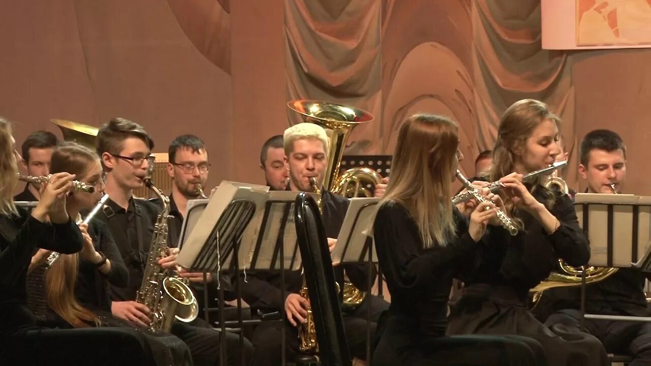 Андре рье в молодости. Андре рьё нидерландский дирижёр. Шостакович 2 русский вальс. Андре рье секонд вальс. Вальс шостаковича андре рье.