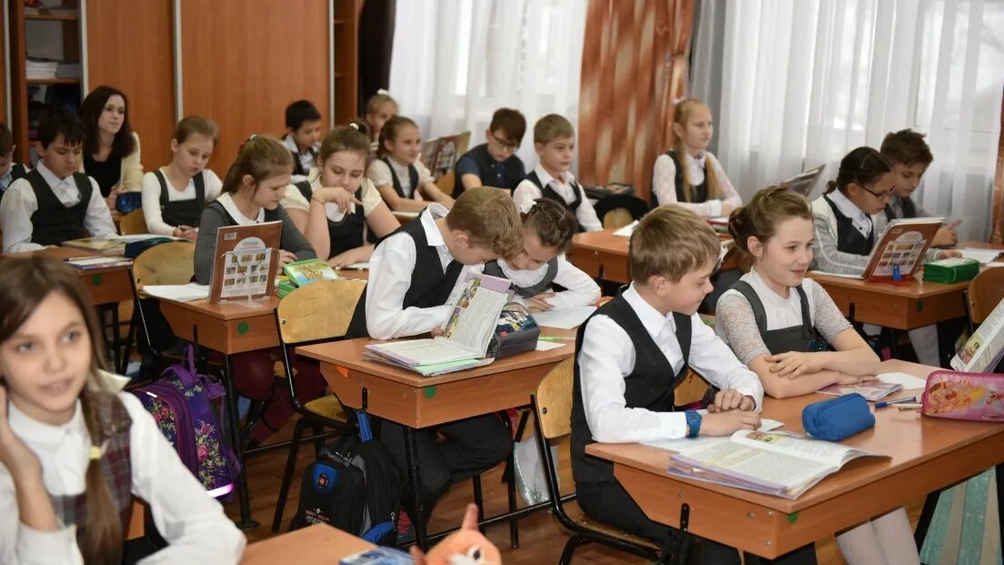 Почему в школу 11