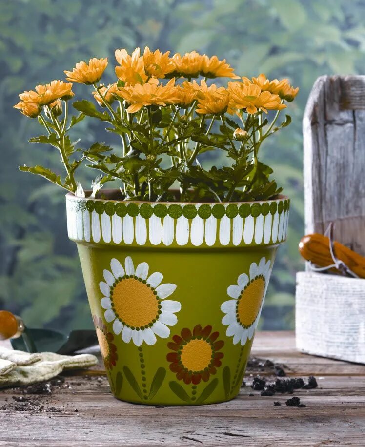 Paint pots
