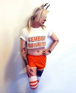 Femboy gaming