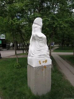 Памятники первомайском